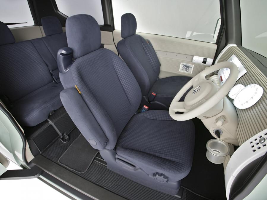  Honda Step Bus Concept 2006 года  (фото 6 из 12)